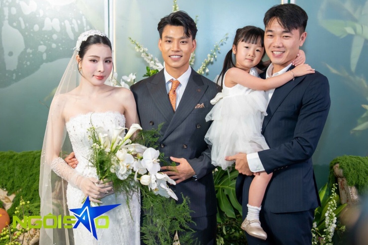 Hòa Minzy, Công Phượng và dàn sao dự cưới cầu thủ Văn Thanh - 6