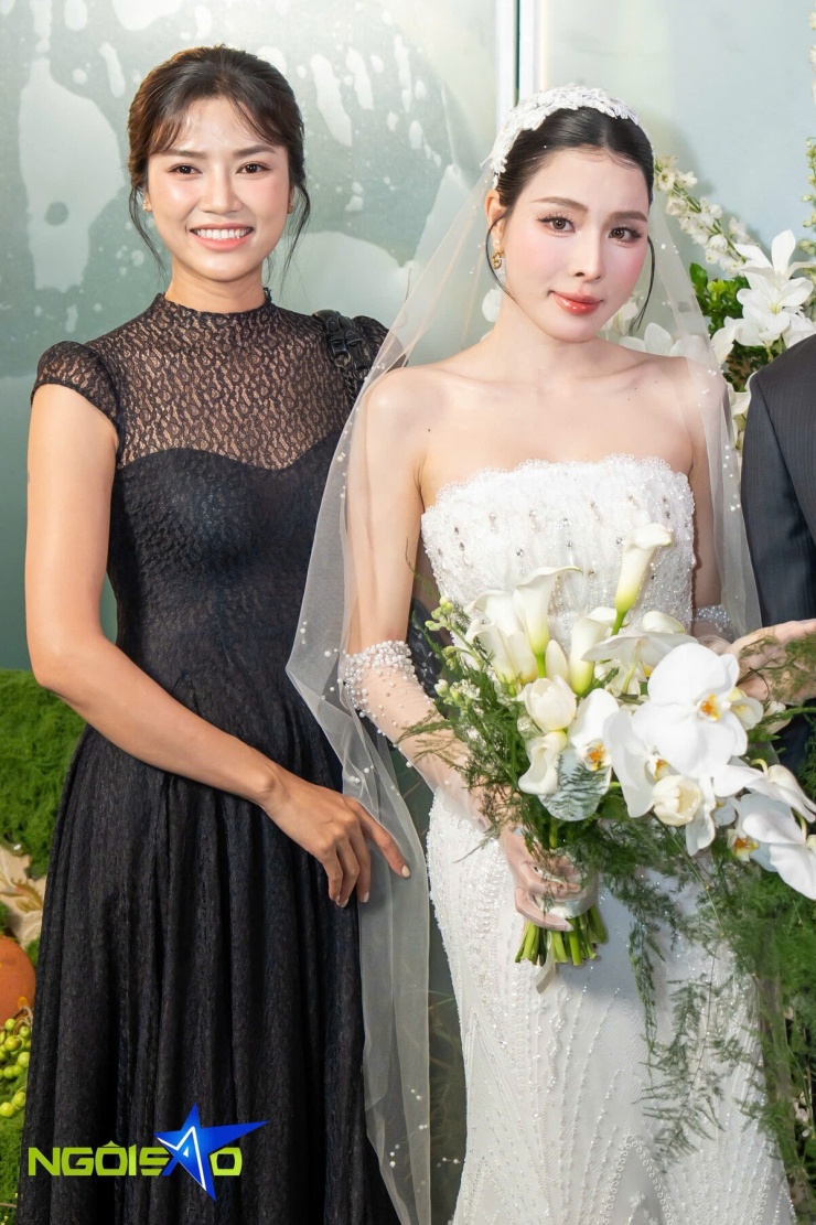 Hòa Minzy, Công Phượng và dàn sao dự cưới cầu thủ Văn Thanh - 12