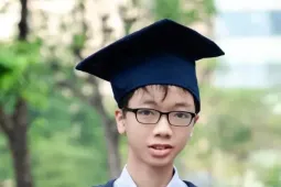 Thủ khoa Toán Trường THPT Chuyên Đại học Sư phạm: Bố dọa cắt cầu dao vì học muộn