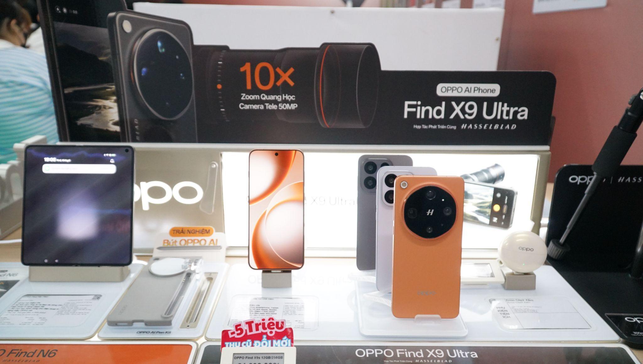 Cận cảnh diện mạo thời thượng của "tuyệt tác công nghệ" OPPO Find X9 Ultra tại khu vực trưng bày