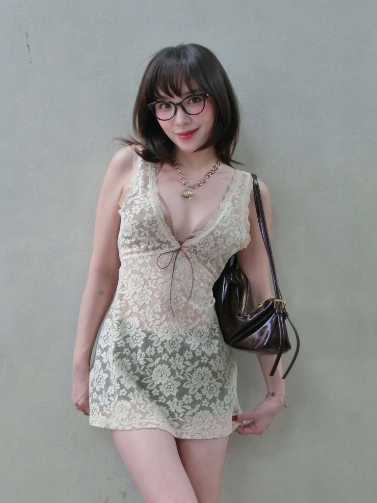 Ảnh sao 21/6: Thu Trang - Tiến Luật đưa cặp song sinh đi biển - 6