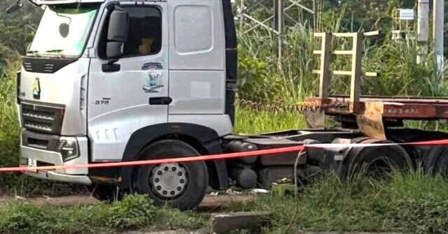Thái Nguyên: Công an điều tra vụ tài xế tử vong nghi tụt xuống hố ga
