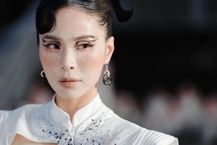 Ca nương Kiều Anh trong MV "Lá ngọc cành vàng". Ảnh: NVCC