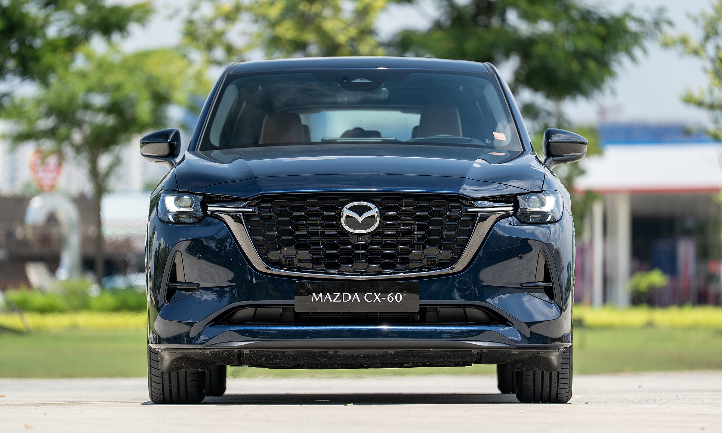 Xe vuông vức hơn so với CX-5.