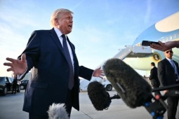 Tổng thống Mỹ Trump dọa áp phí qua eo biển Hormuz, Iran phát cảnh báo cứng rắn