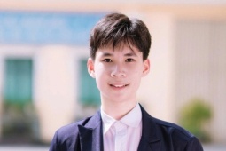 Thủ khoa học sinh giỏi đạt điểm 10 chuyên Toán