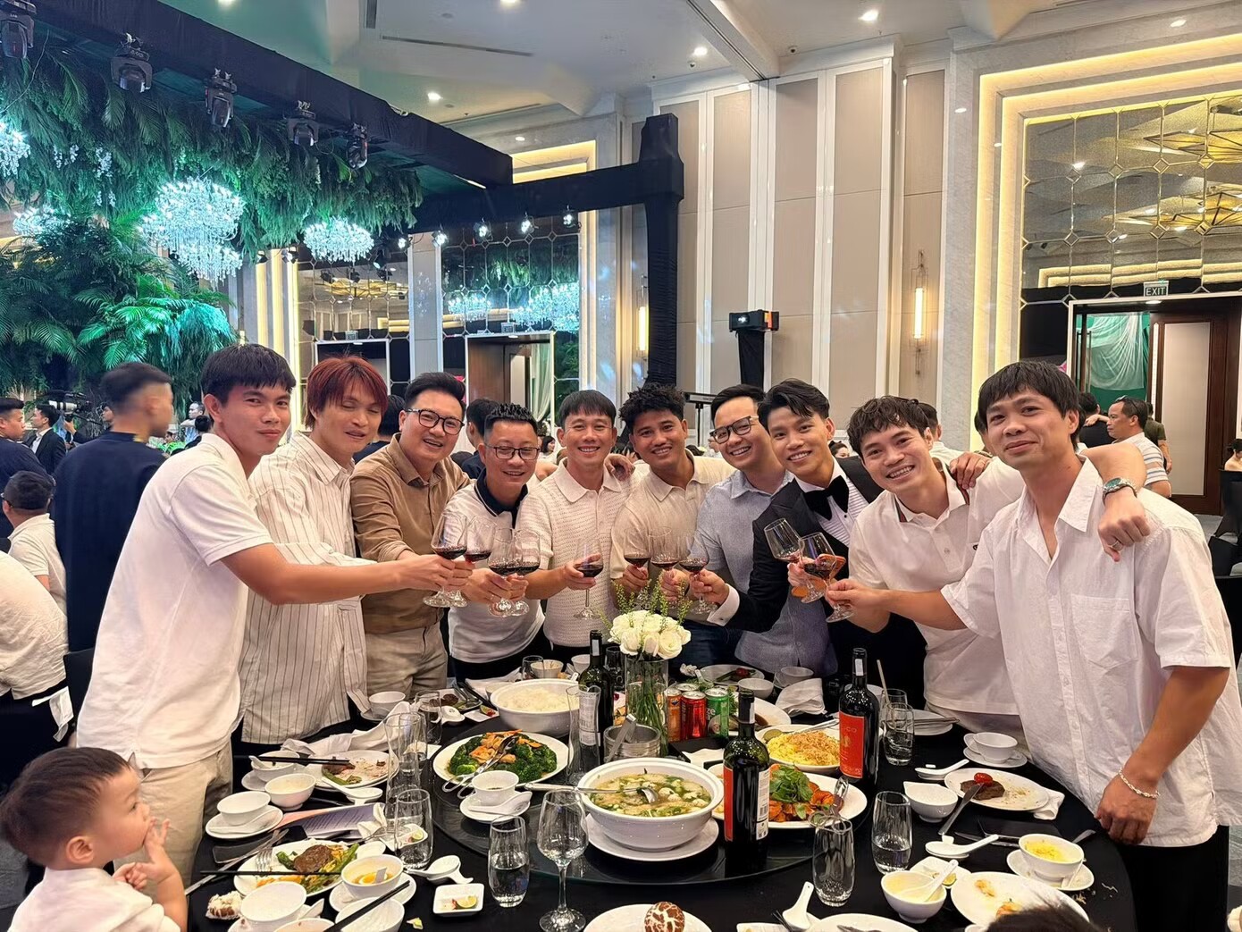 Một số hình ảnh trong đám cưới Văn Thanh.