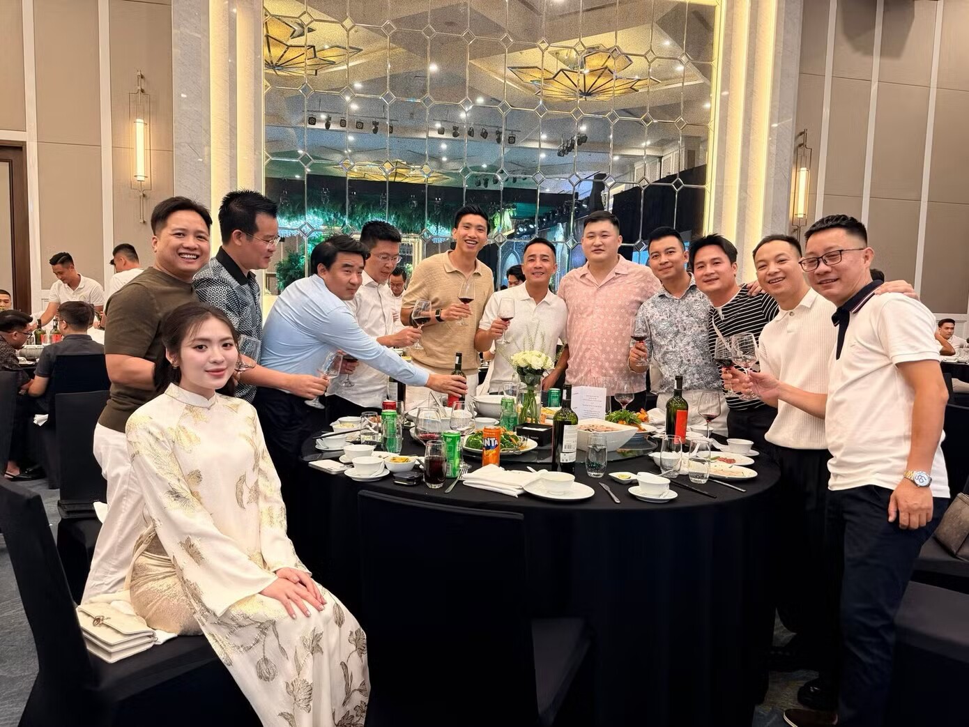 Một số hình ảnh trong đám cưới Văn Thanh.