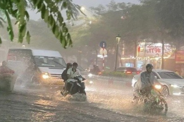 Chuyên gia: Siêu bão xuất hiện vào giữa tháng 6 là điều hiếm gặp