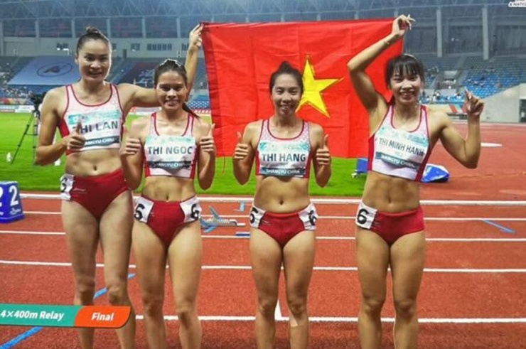 4 cô gái Việt Nam giành HCV.