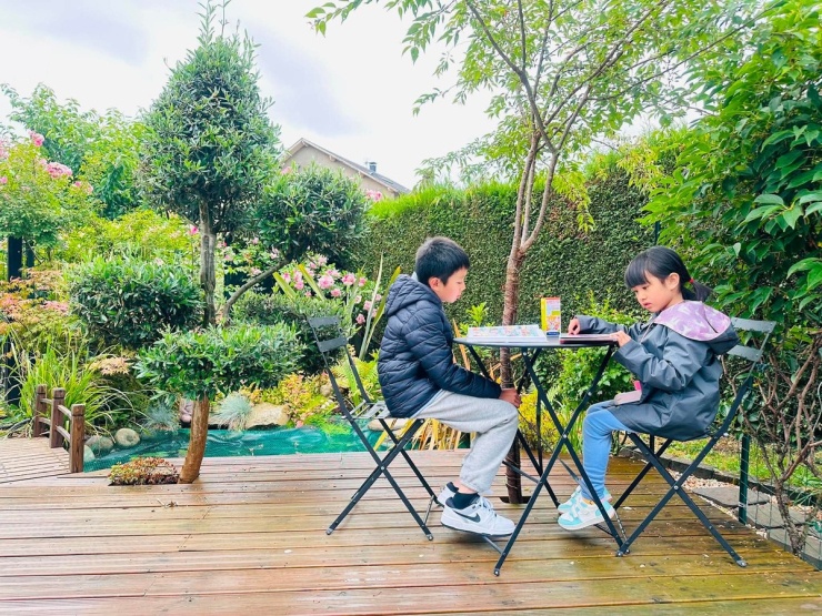 Mẹ Việt dành 6 năm biến khu đất 1000 m2 bên suối thành vườn cây mơ ước - 1