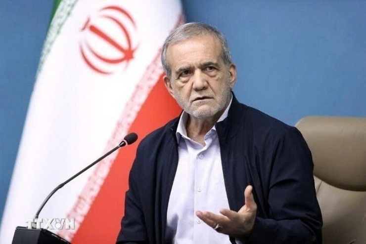 Tổng thống Iran Masoud Pezeshkian (Ảnh: IRNA/TTXVN)