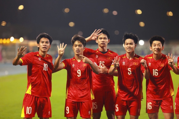 Nhưng bất thành và tự mình tìm một con đường khác phù hợp hơn