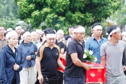 Nghẹn lòng cảnh tiễn biệt hai mẹ con tử vong trong vụ thảm án ở Bắc Ninh