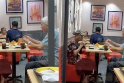 Clip cụ ông U90 đưa vợ đi ăn gà rán, mỳ Ý khiến giới trẻ xuýt xoa
