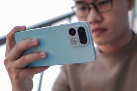 Lên đời dế mới, cháy trọn mùa World Cup 2026 cùng "quái thú" pin 8000mAh realme 16T 5G tại Thế Giới Di Động