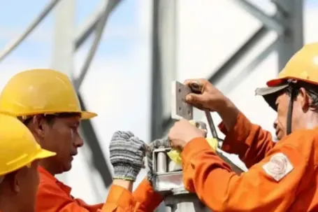 Vì sao càng dùng nhiều điện càng đắt?