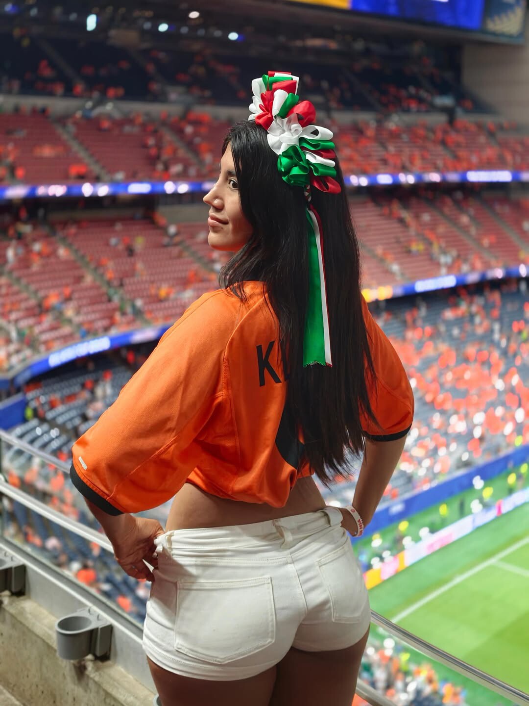 Người đẹp Mexico mặc trang phục táo bạo, khoe hình thể nóng bỏng trên khán đài - 11