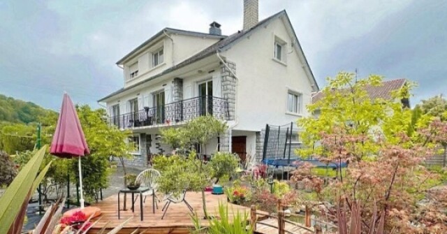 Mẹ Việt dành 6 năm biến khu đất 1000 m2 bên suối thành vườn cây mơ ước