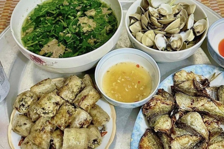 8 mâm cơm gia đình ngày hè đơn giản, nấu vội mà đủ chất
