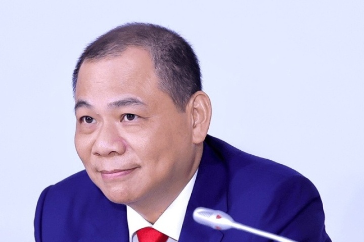 Nhà băng chi 6,8 tỷ đồng tặng nhân viên nhân dịp ông Phạm Nhật Vượng là cổ đông mới