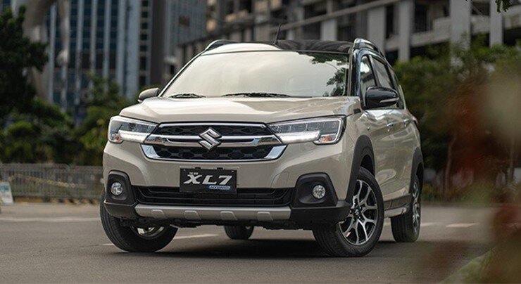 Suzuki XL7 có mức giá bán dao động dưới 700 triệu đồng.