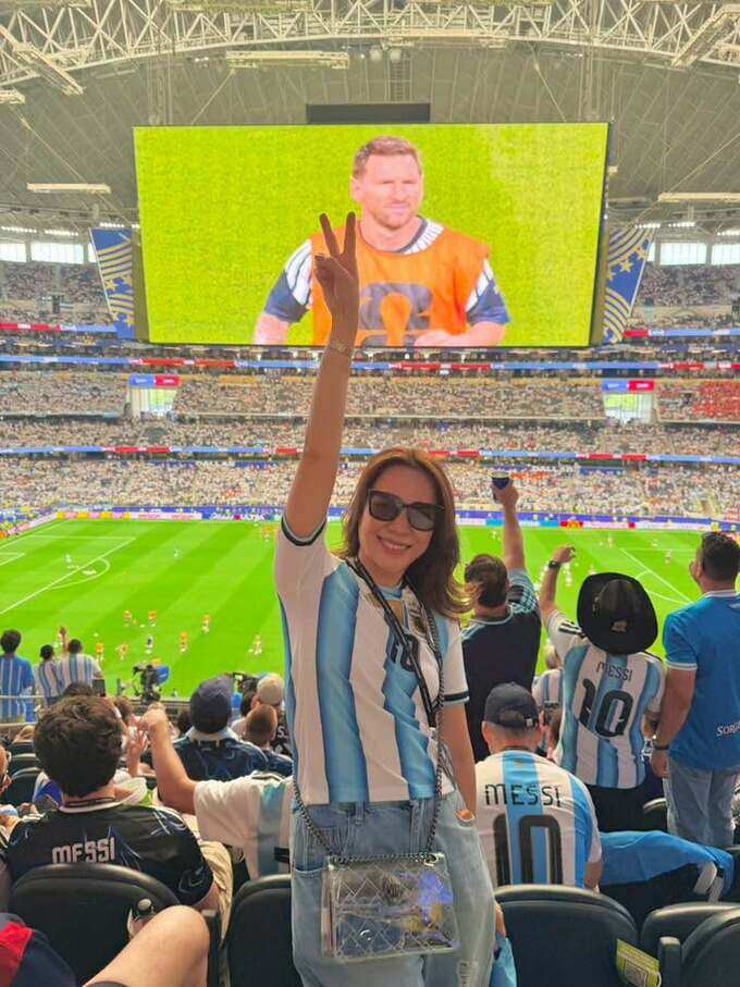 Mỹ Tâm chứng kiến thần tượng Messi phá kỷ lục World Cup. Ảnh: Facebook Mỹ Tâm