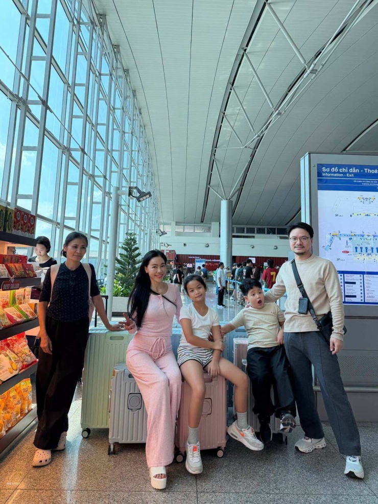 Ảnh sao 23/6: Khánh Thi khoe ảnh hẹn hò Phan Hiển 15 năm trước - 5