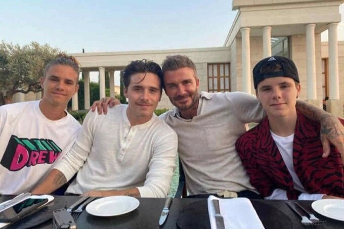 David Beckham đăng ảnh cùng ba con trai trên trang cá nhân vào năm ngoái. Từ trái qua: Romeo, Brooklyn, David và Cruz. Ảnh:Instagram David Beckham