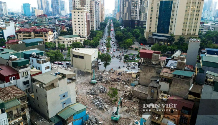 Giải phóng mặt bằng Vành đai 2.5&nbsp;khu vực Trung Hòa - Yên Hòa. Ảnh: Lê Minh