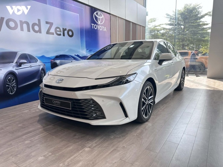 Hiện Camry đã được nâng cấp rất nhiều với nền tảng mới và khá hiện đại nhưng xu hướng thích xe gầm cao khiến nhiều mẫu sedan khó cạnh tranh.