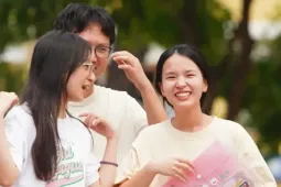 15 thủ khoa lớp 10 THPT chuyên của Hà Nội