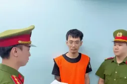 Một 'họa sĩ' bị khởi tố vì vẽ bậy lên hàng rào công trình nghìn tỷ ở TPHCM