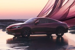 Honda làm mới Prelude bằng phiên bản giới hạn màu đỏ Garnet