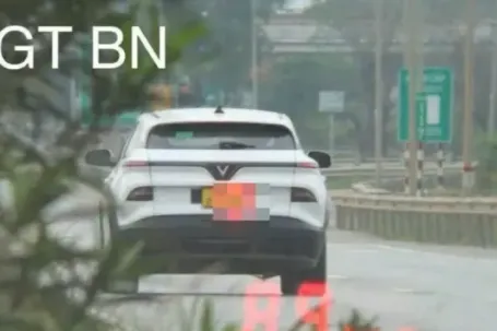 Xử lý tài xế ô tô gắn biển số giả để né camera giao thông