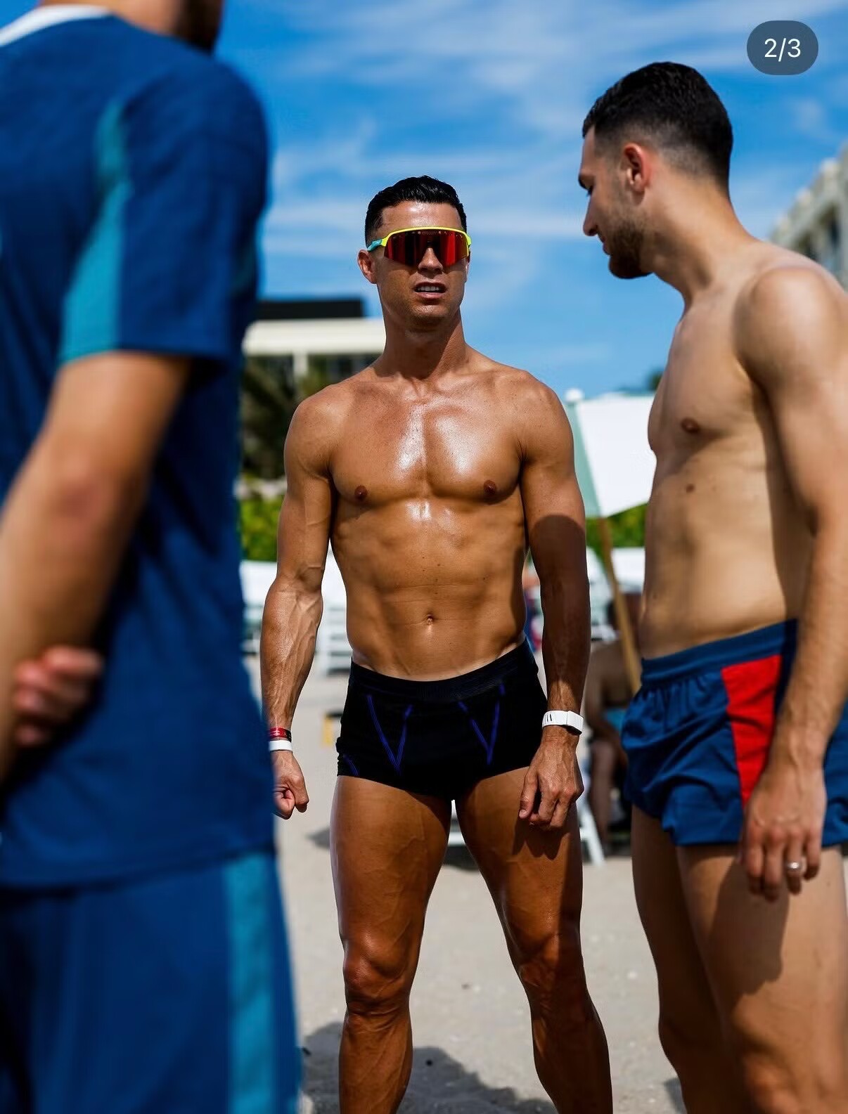 Ronaldo khoe ảnh ở khu resort.