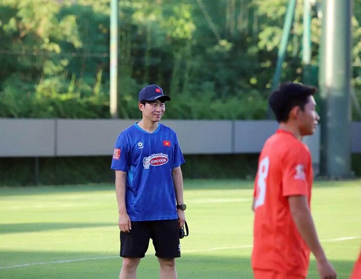 Tân trợ lý Kim Do Heon của HLV Kim Sang Sik.