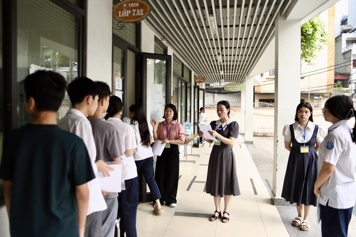 Thí sinh thi lớp 10 năm nay tại Hà Nội.