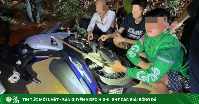 Thiếu niên 17 tuổi lái xe trong tình trạng phê ma túy, mang theo kiếm trên Quốc lộ 6
