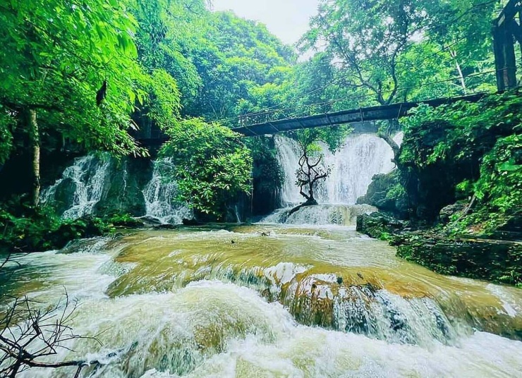 4 suối thác tự nhiên gần Hà Nội cho khách trốn nóng mùa hè - 2
