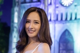 Mai Phương Thúy chuộng mặc hở eo dạo phố