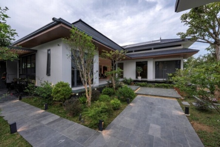 Biệt thự 525 m2 thiết kế quanh sân vườn để giải nhiệt