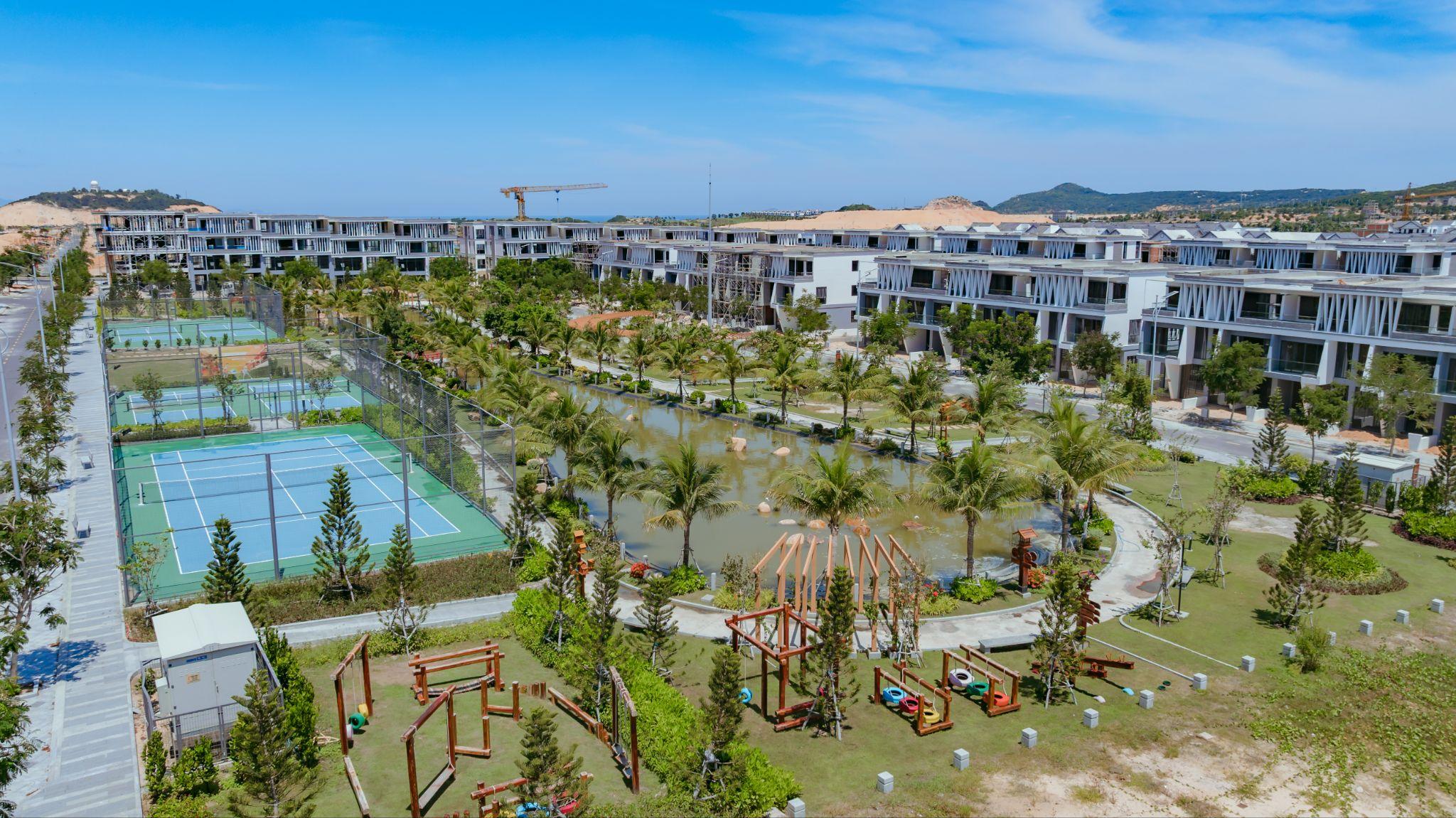 Cụm sân thể thao đa năng mới đưa vào vận hành tạo không gian vận động, giao lưu cho du khách và đủ điều kiện phục vụ các giải đấu.