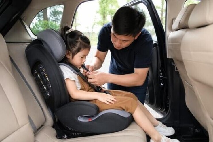Phụ huynh tất bật tìm ghế an toàn cho trẻ trước ngày quy định có hiệu lực