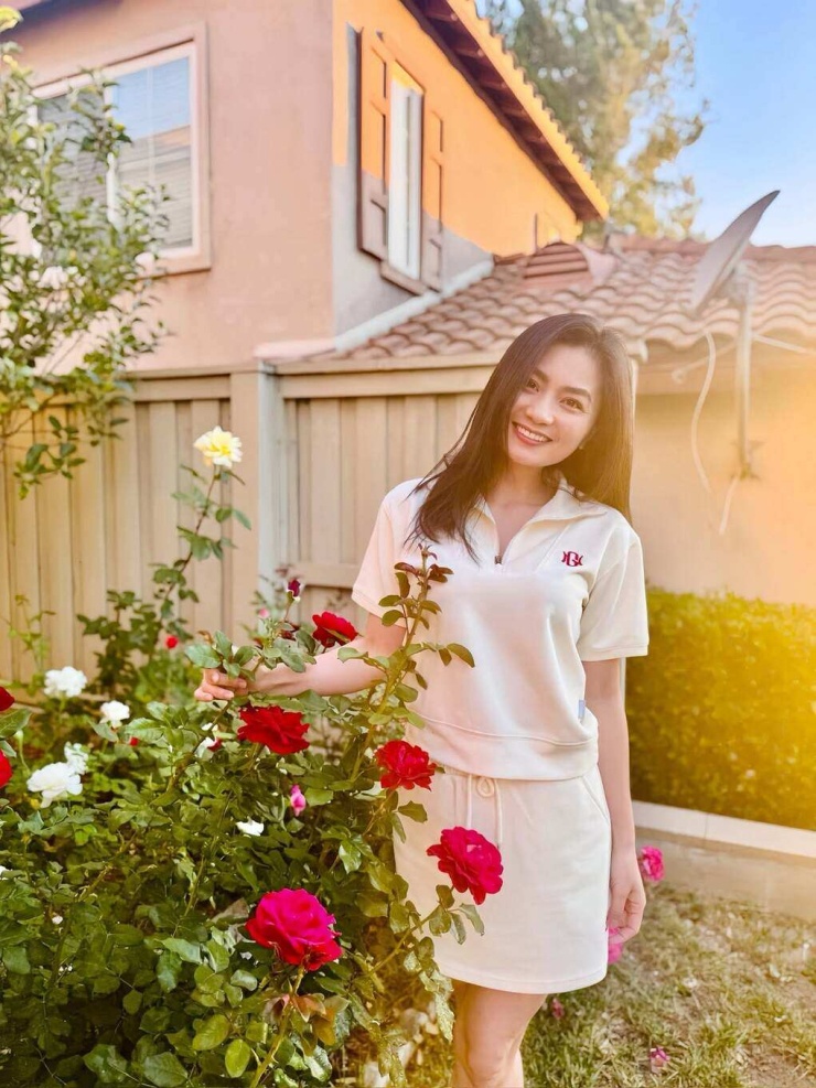 Ảnh sao 25/6: Diệu Hương khoe vườn hồng trong biệt thự ở Mỹ - 1