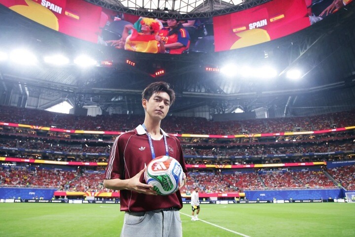 Tài tử châu Á gây sốt ở World Cup 2026: Cao 1m85, vướng tin hẹn hò Lưu Diệc Phi - 1