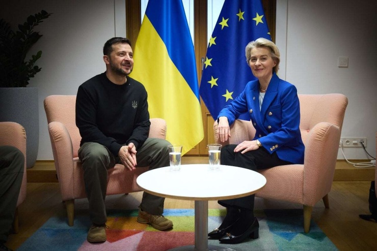 Tổng thống Ukraine Volodymyr Zelensky và Chủ tịch Ủy ban châu Âu Ursula von der Leyen trong cuộc hội đàm tại Brussels ngày 19/12/2024. Nguồn ảnh: Tài khoản X của bà Von der Leyen