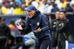 HLV Tuchel lên tiếng vụ "hét vào mặt" hậu vệ tuyển Anh ngay trên sân ở World Cup