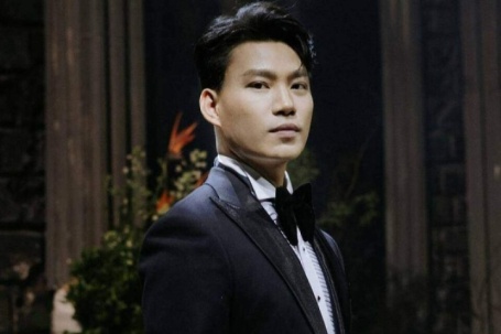 3 bộ suit cưới phong cách quý ông của Văn Thanh