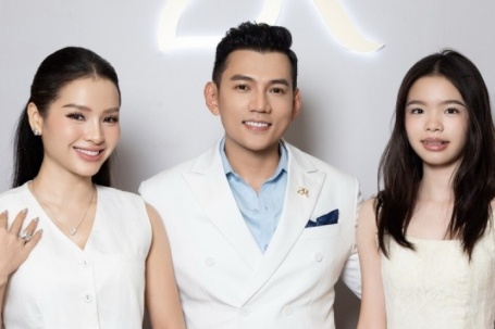 Con gái tuổi teen của Phương Trinh Jolie khoe chiều cao 1,7 m